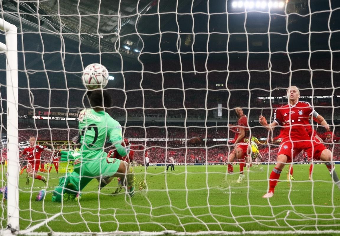 拜仁慕尼黑4-0大胜贝西克塔斯：欧洲赛场强势对决纪实(图2)